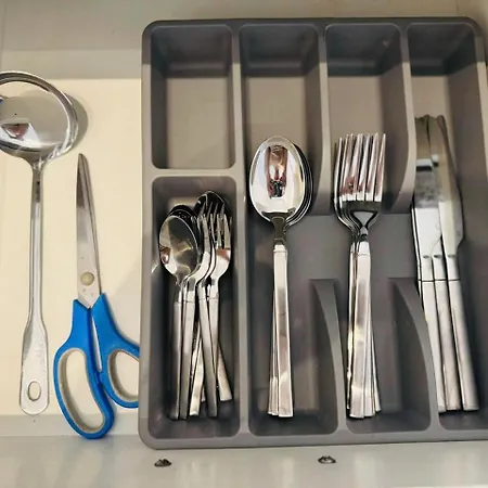 Апартаменты Winter Deal! 2br Hesperides - Heated, Large Balcony, Well Connected, Work Friendly *