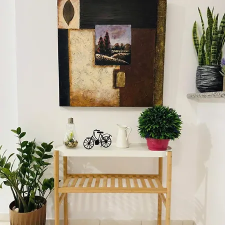 Winter Deal! 2br Hesperides - Heated, Large Balcony, Well Connected, Work Friendly *