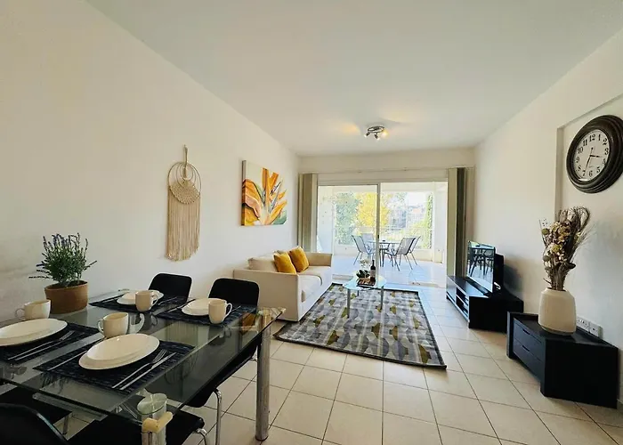 Lejlighed Winter Deal! 2br Hesperides - Heated, Large Balcony, Well Connected, Work Friendly *