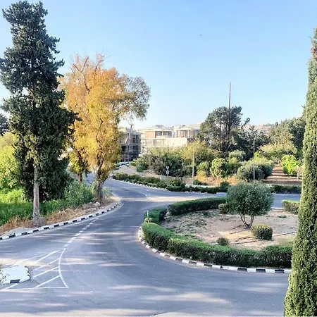 Winter Deal! 2br Hesperides - Heated, Large Balcony, Well Connected, Work Friendly Lägenhet Paphos